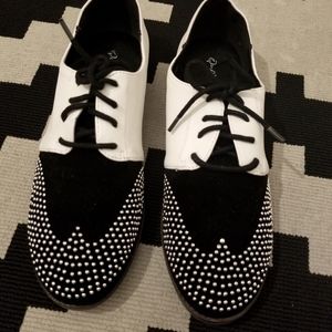 Studded Two Tone Lace Up Colorblock Oxford Flat